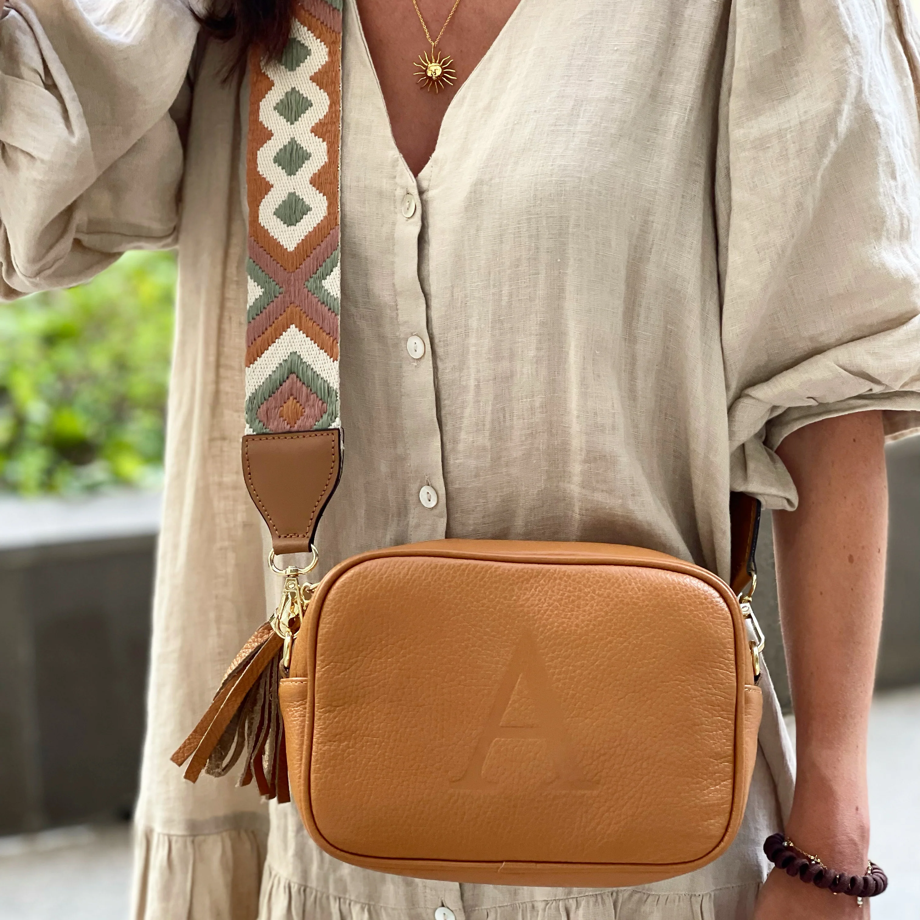 Bolso Enriqueta Camel - Image 3