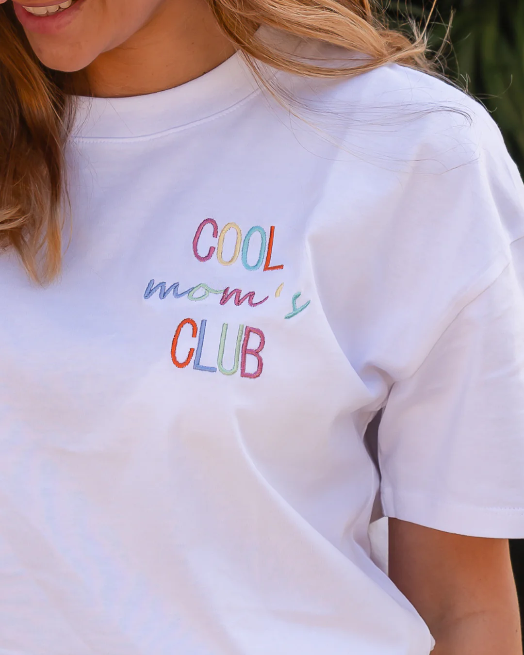 Camiseta personalizada Cool Mom's Club - Image 2