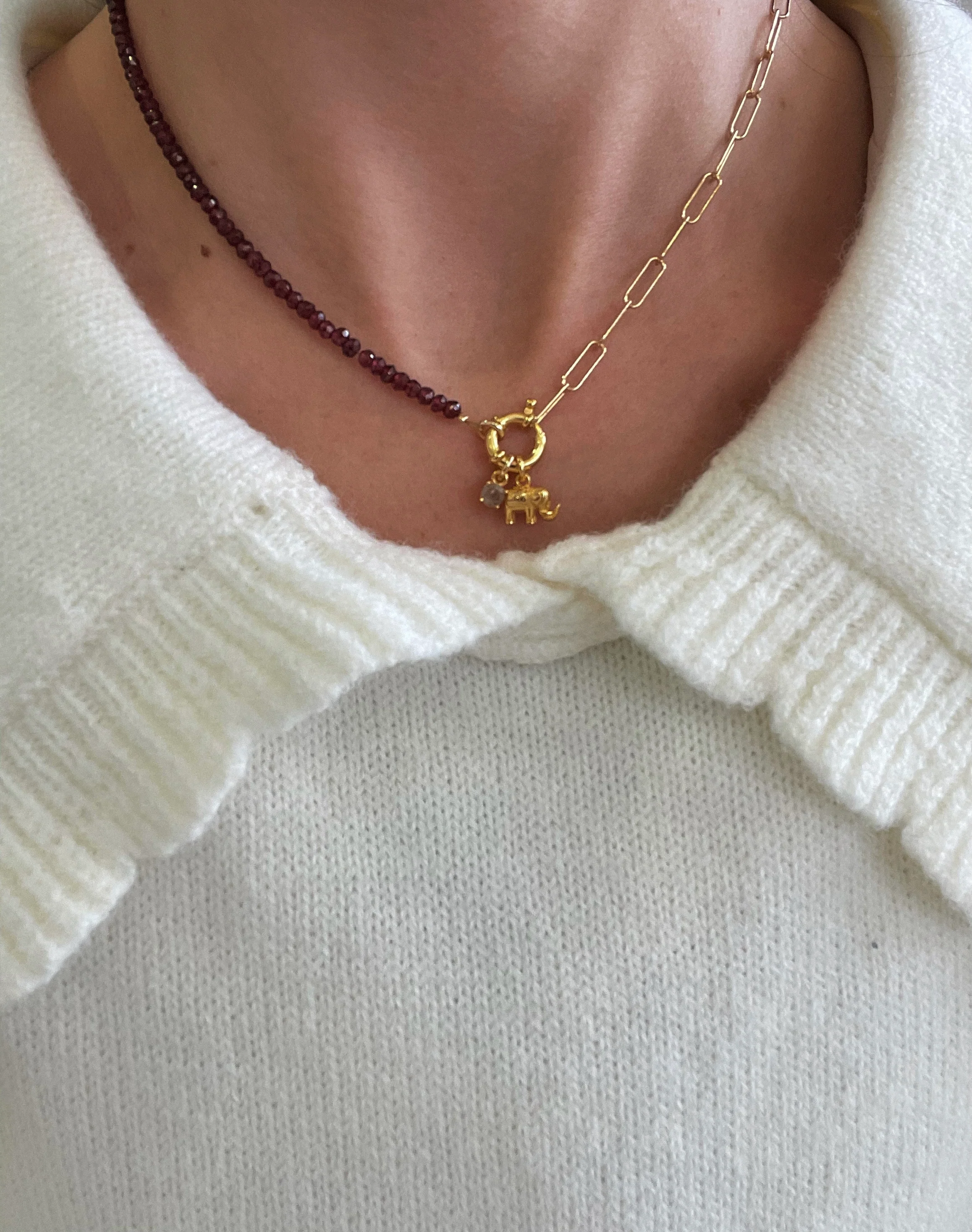 Collar Annie combinado granate