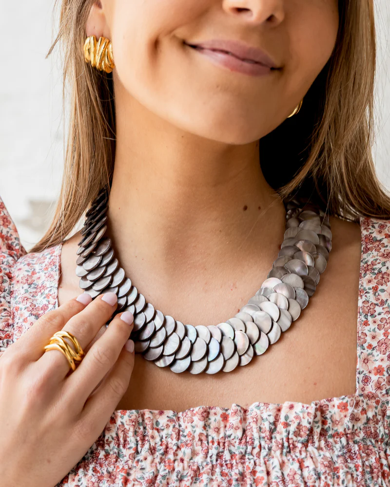 Collar Babero Nacar Gris - Image 2