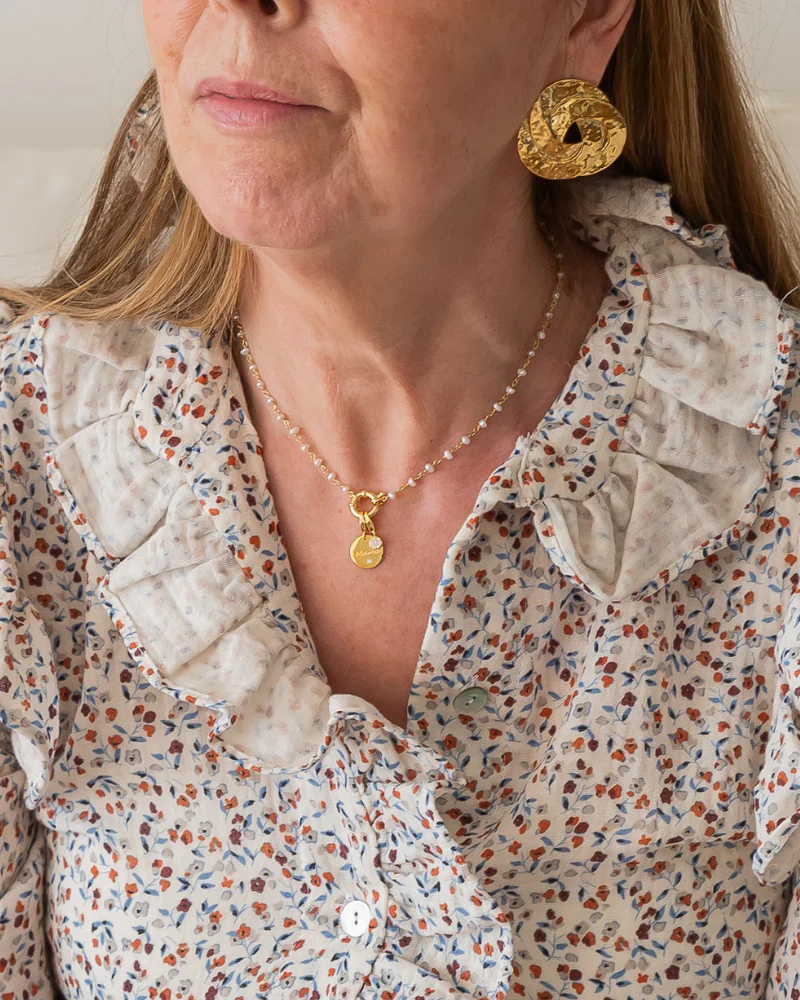 Collar Bella Perlas con plaquita Mamá - Image 4