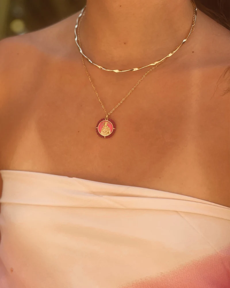 Collar Virgen del Carmen Fucsia - Image 2
