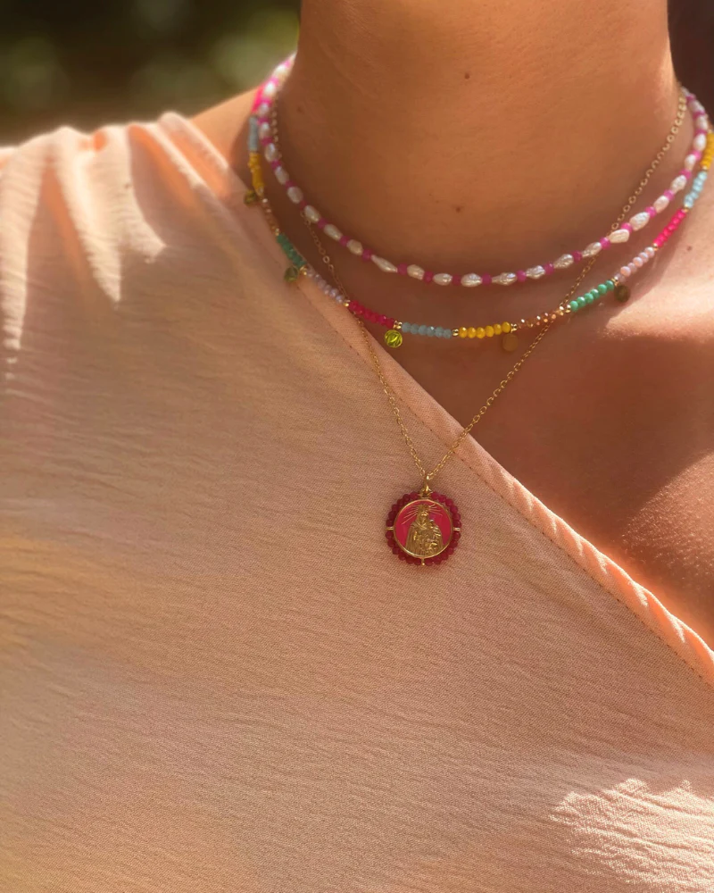 Collar Virgen del Carmen Fucsia - Image 3