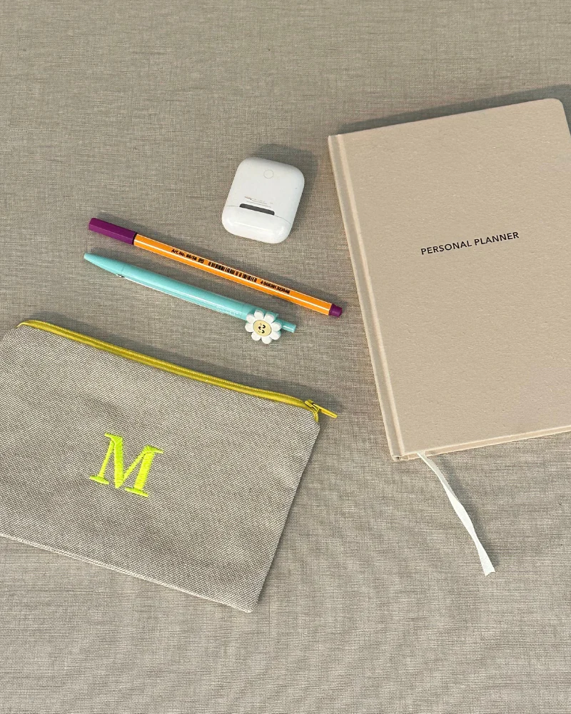 Estuche amarillo fluor