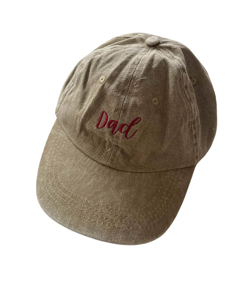 Gorra beige con bordado Dad