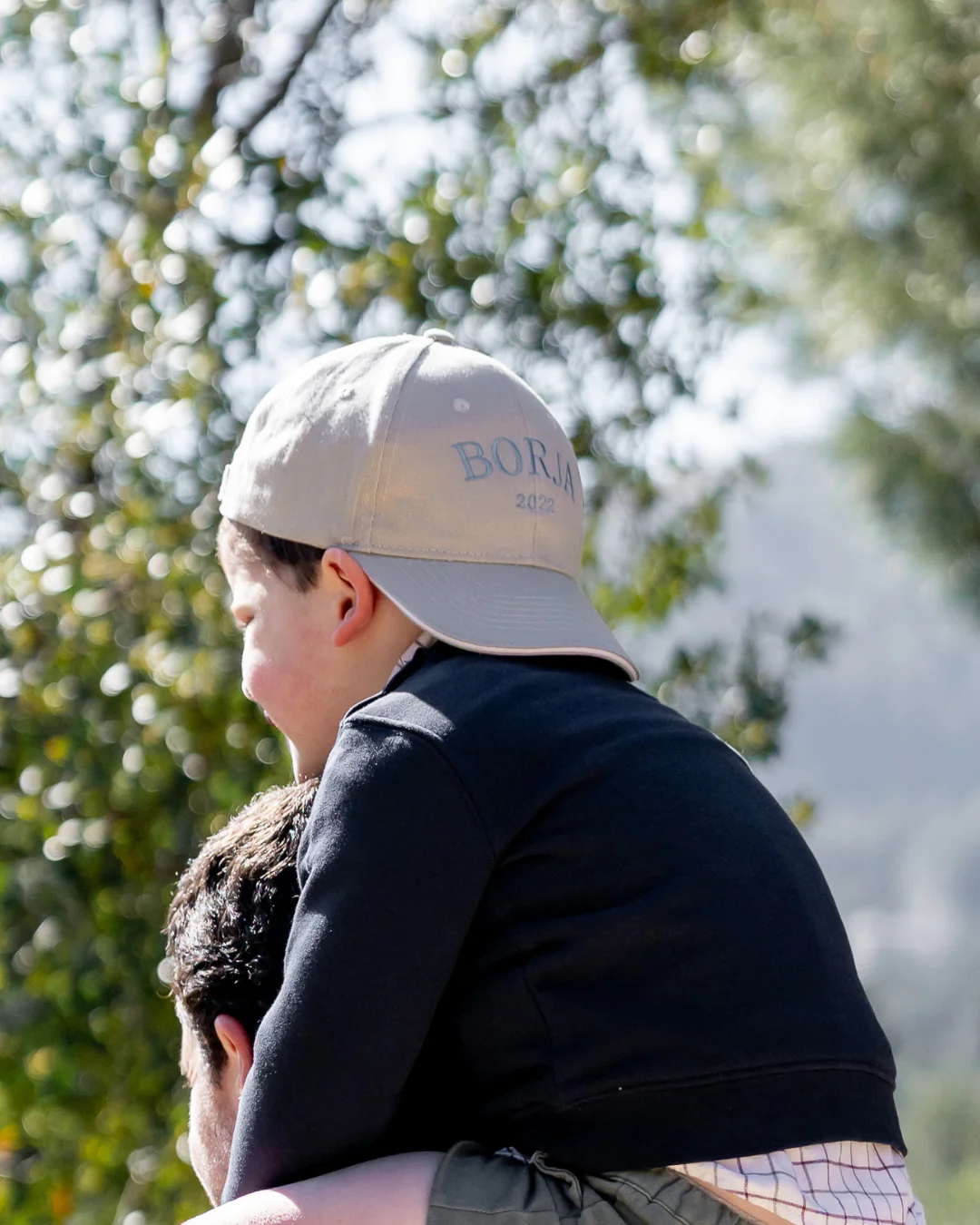 Gorra personalizada dos frases para niño - Image 2