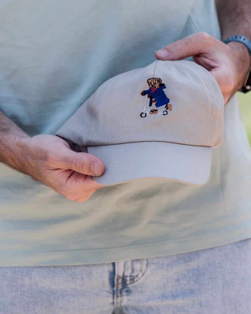 Pack Gorra personalizada adulto y niño dibujo Oso en patinete - Image 5