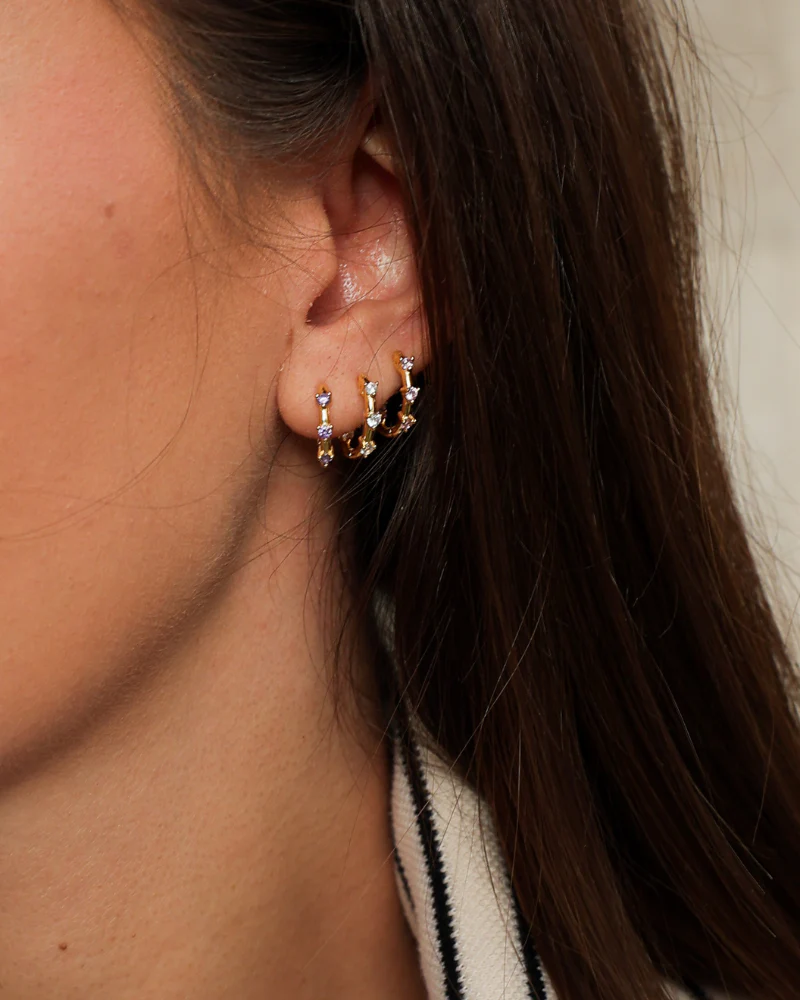 Pendientes mini aritos tres circonitas lavanda - Image 3