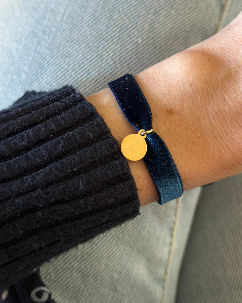 Pulsera Velvet Initial - Image 2