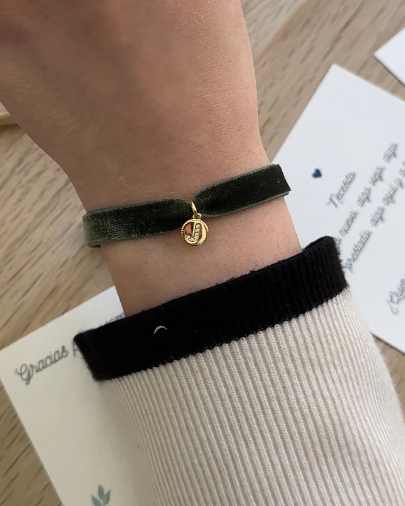 Pulsera Velvet Initial - Image 4