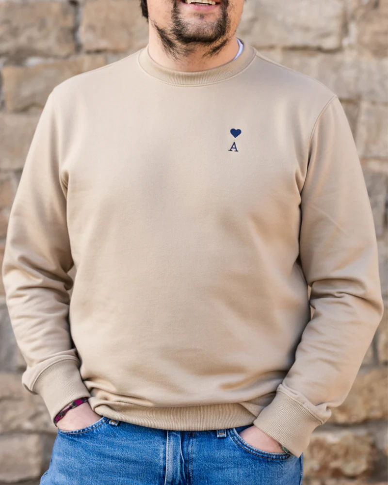 Sudadera unisex personalizada Heart beige oscuro - Image 2